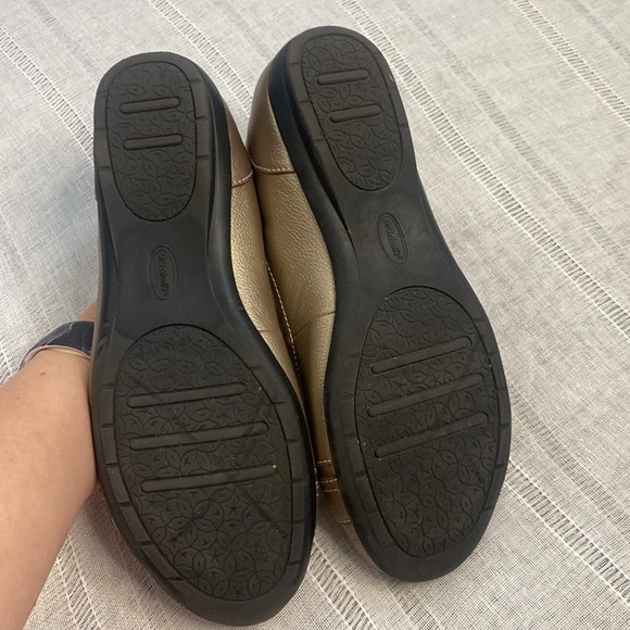 Dr. Scholl’s metallic bronze flats. - Picture 4 of 11